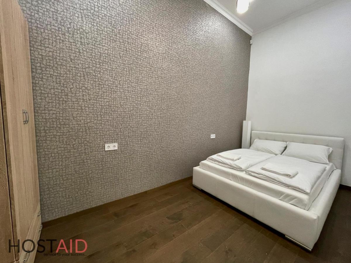 G7 - Hostaid * Budapešť